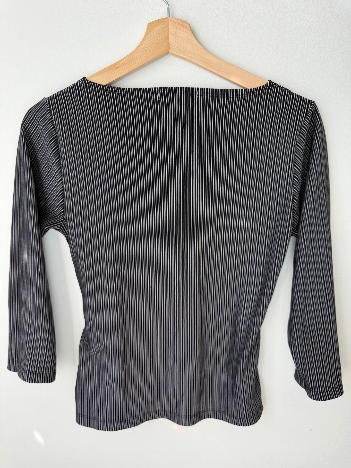 Y2K Beechers Brook Women's Black Striped Long-Sleeve Top