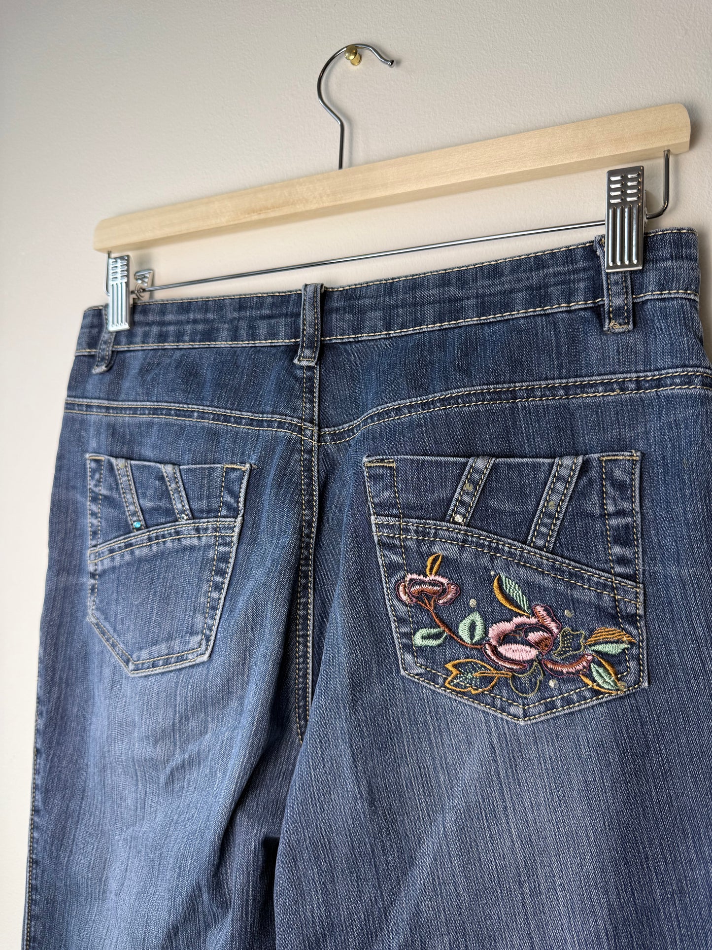 Y2K Bai Nian Xing Women's Blue Jeans with Floral Embroidery