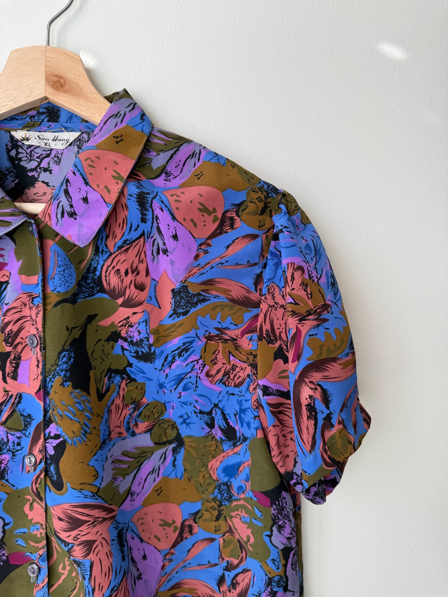 Vintage Sun Hung Women's Colorful Floral Short Sleeve Blouse