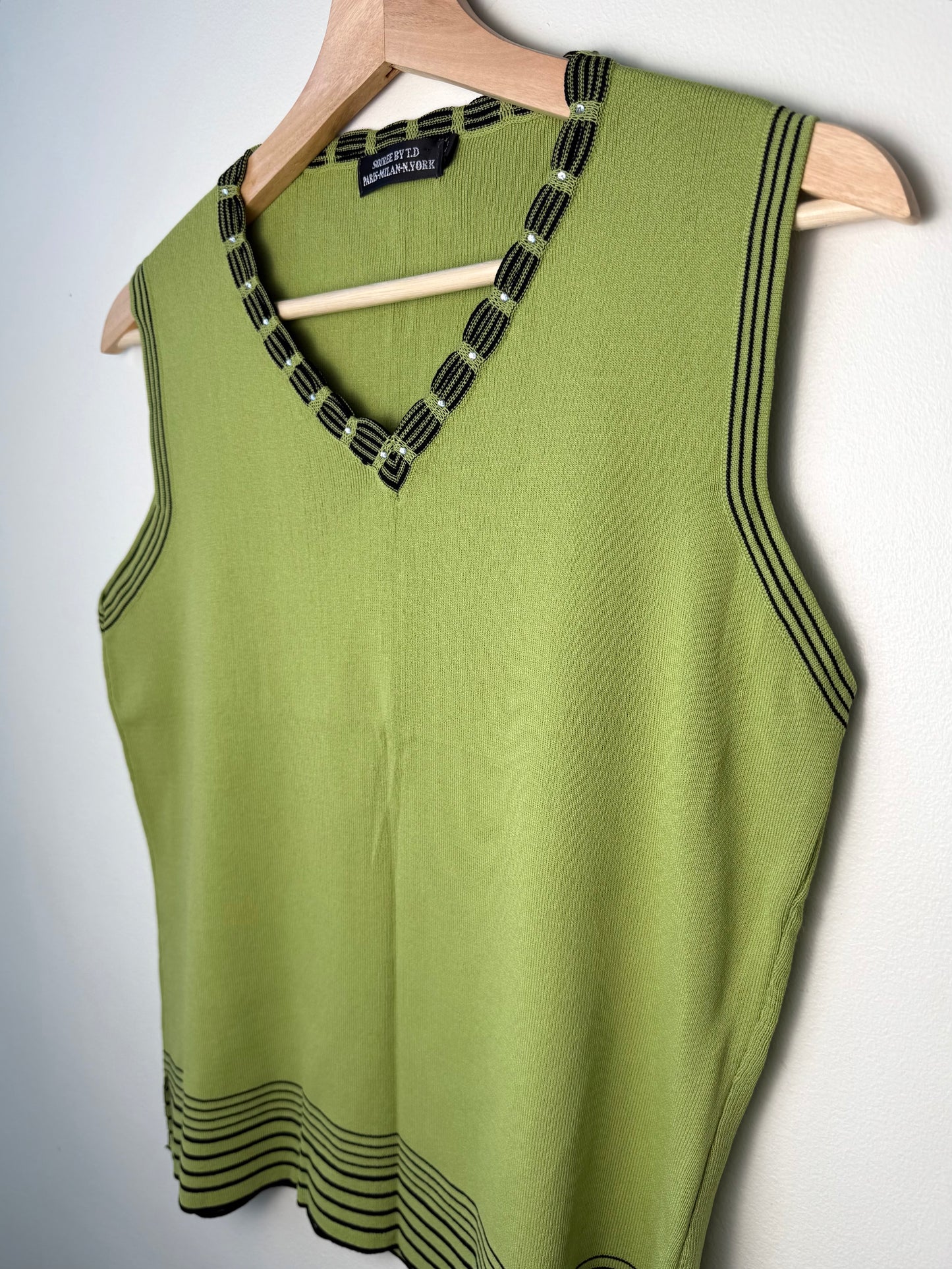 Vintage Y2K Soiree by TD Women's Green Sleeveless V-Neck Sweater Top