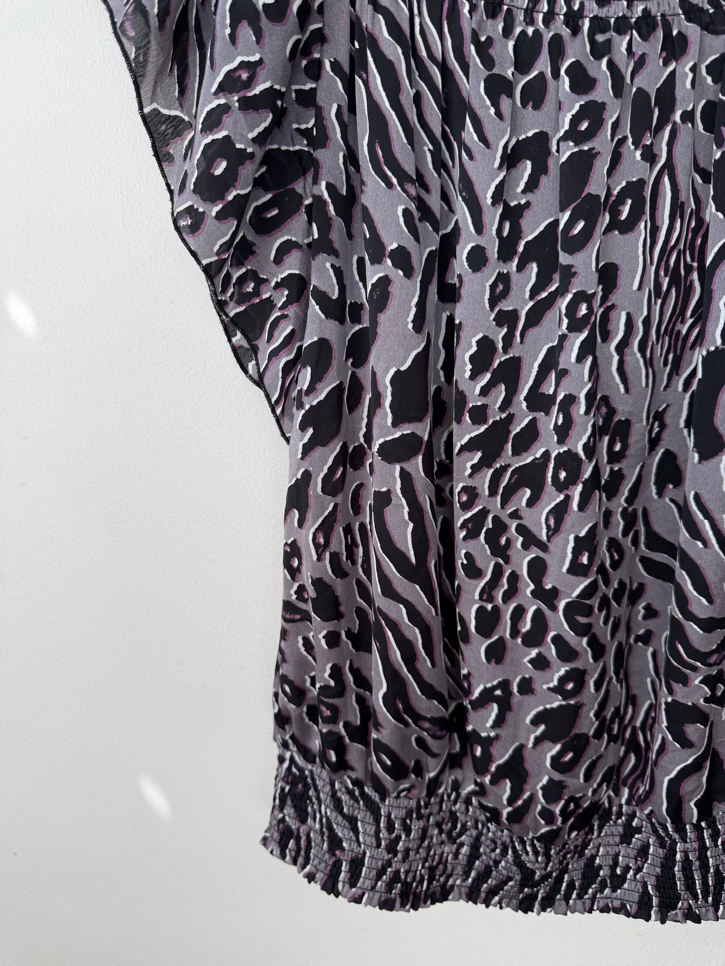 Y2K Dynamite Women's Gray & Pink Leopard Print Top