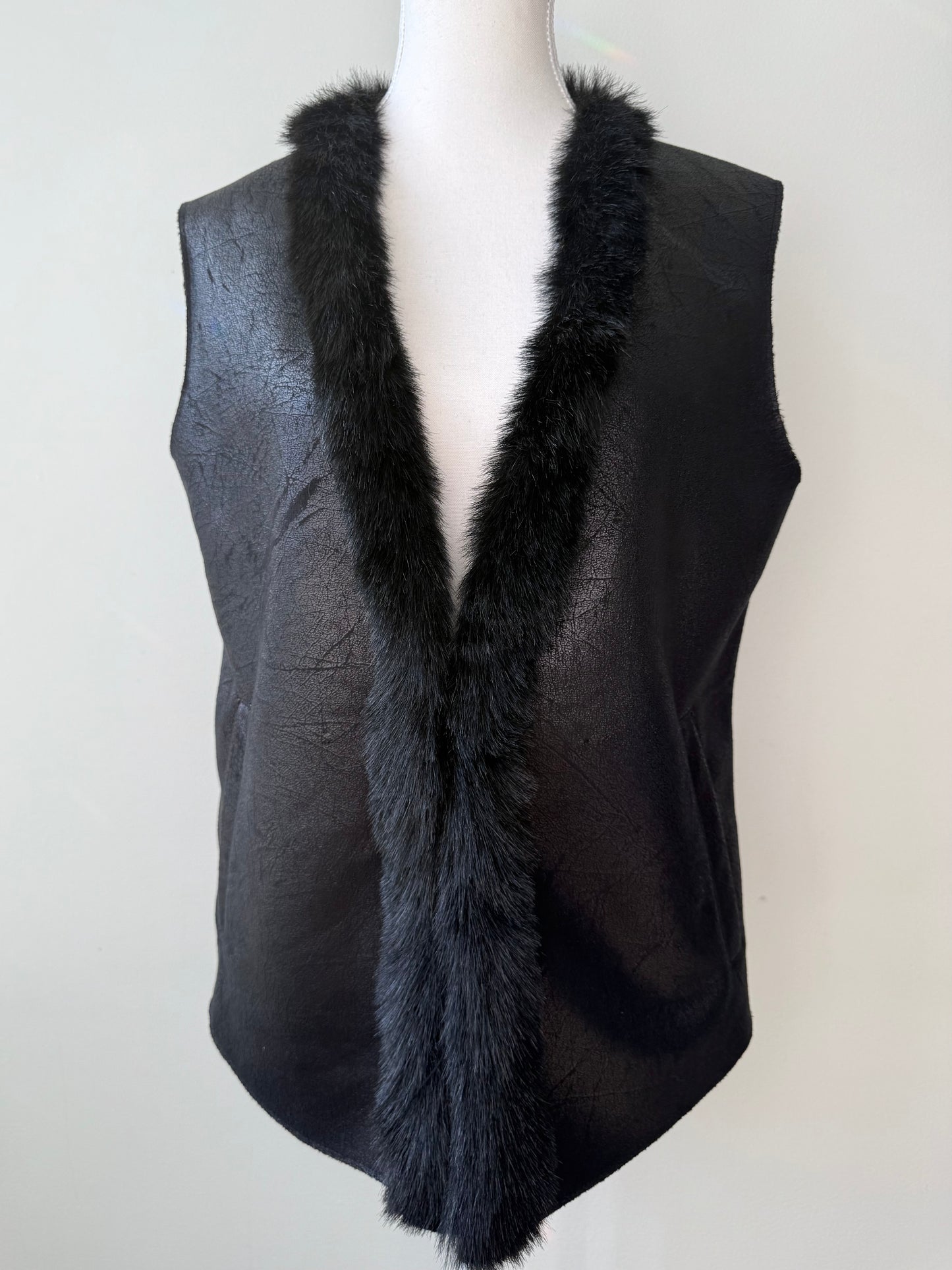 EXPRESS Women's Black Faux Fur Vest