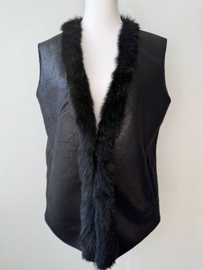 EXPRESS Women's Black Faux Fur Vest