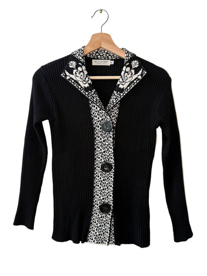 BELLE DE SERA Women's Black Ribbed Knit Sweater with Floral Collar