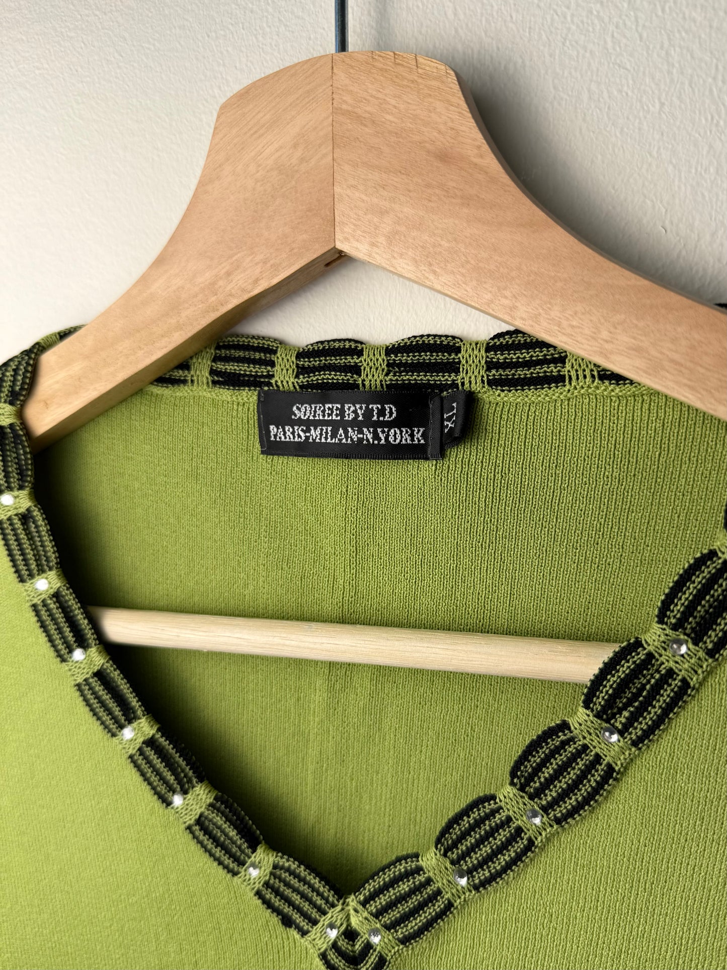 Vintage Y2K Soiree by TD Women's Green Sleeveless V-Neck Sweater Top