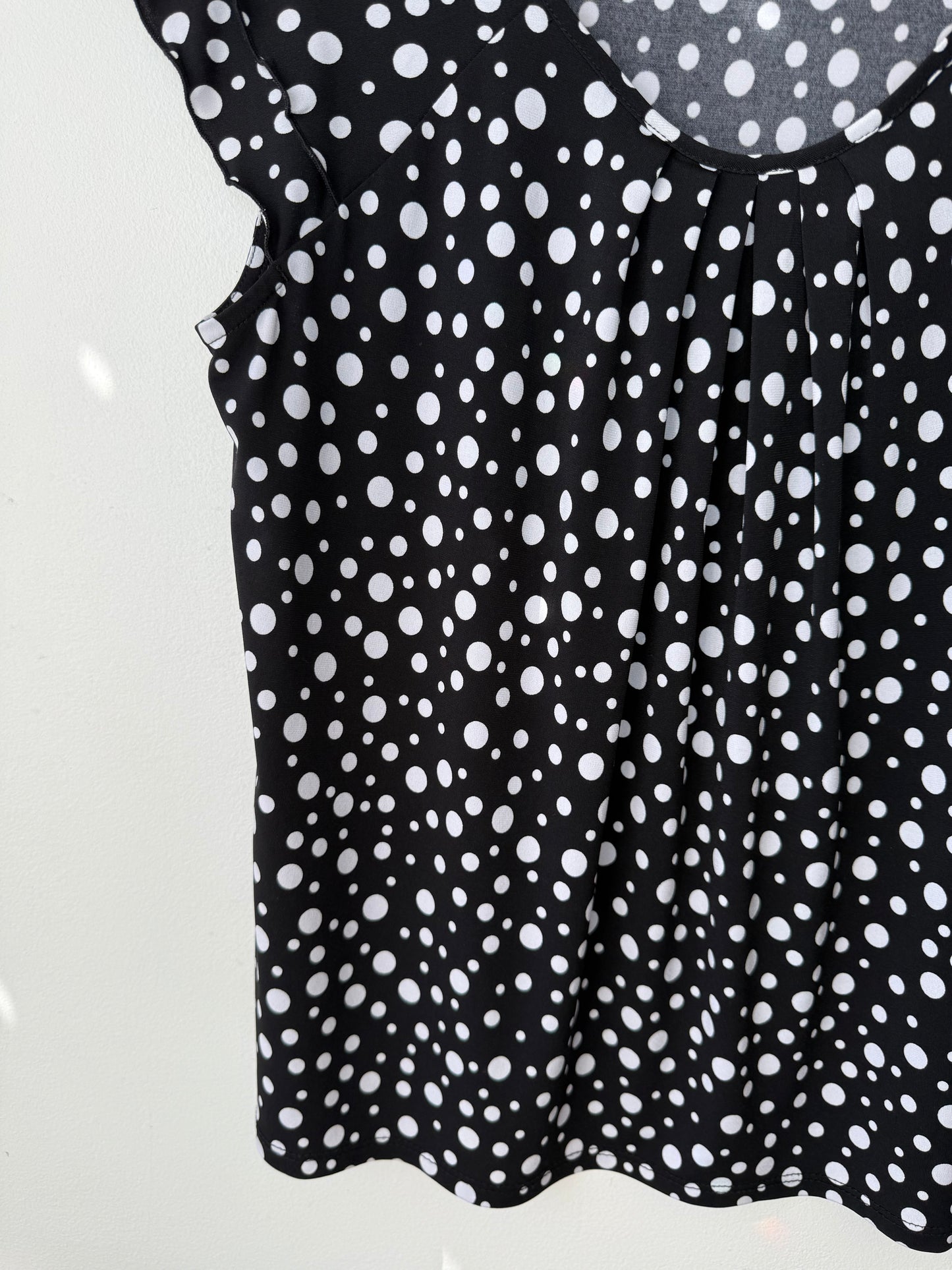 Laura Petites Women's Black & White Polka Dot Top