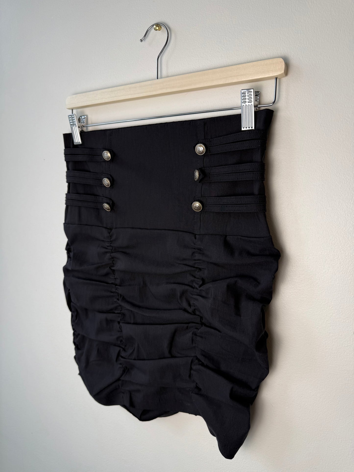 Y2K Seduction Women's Black Ruched Stretchy Skirt with Button Details