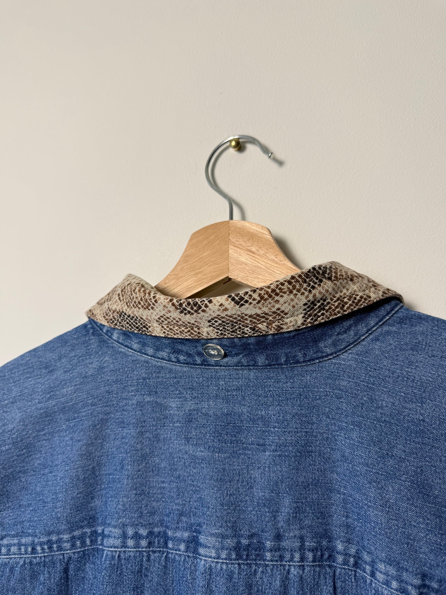 Villager Sport Women's Blue Denim Cropped Shirt with Snake Print Collar