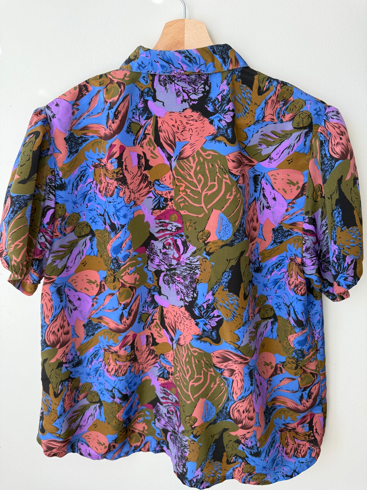 Vintage Sun Hung Women's Colorful Floral Short Sleeve Blouse