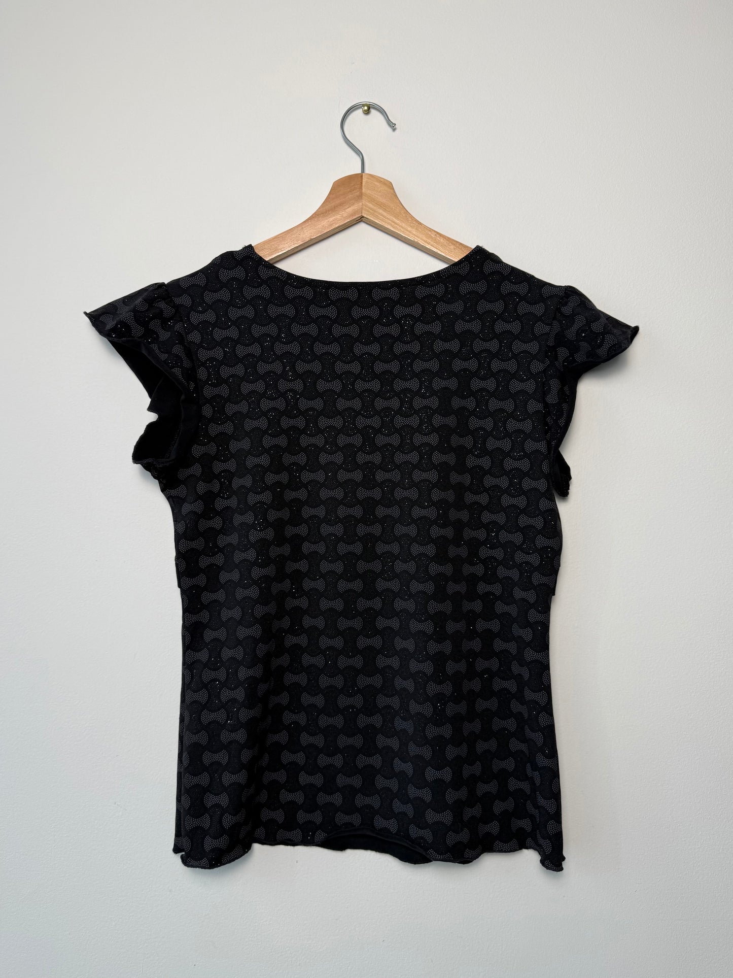 Y2K George Women's Black GeometricPrint Flutter Sleeve V-Neck Top