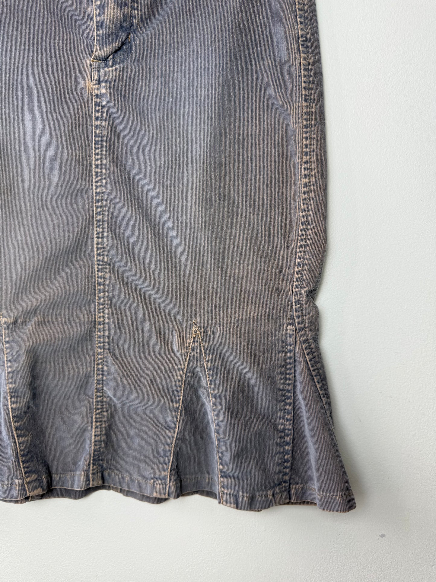 Vintage Y2K GUESS JEANS Women's Corduroy Skirt